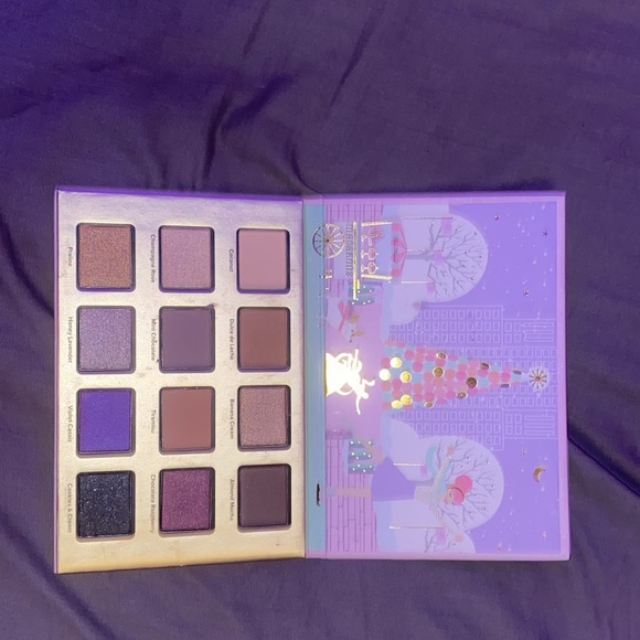 Never used Too faced makeup - Picture 3 of 3
